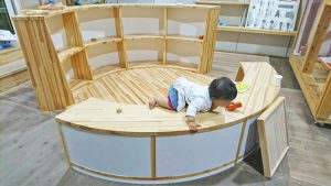 木の遊具_キッズスペース